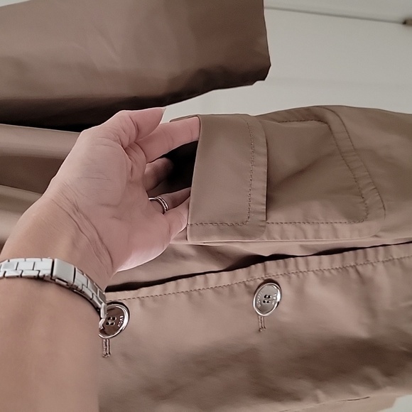 Michael Kors, SIze 10 Beige / Khaki Jacket, A-Line Style, Excellent Used Cond. - Picture 2 of 11